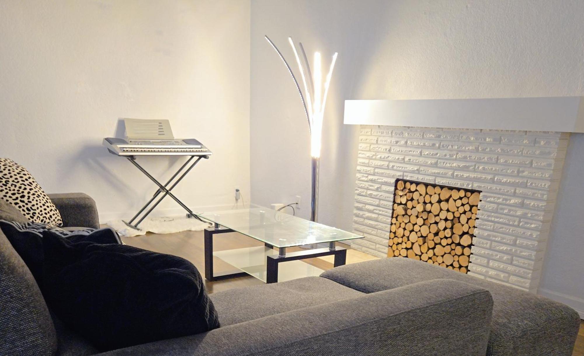 Cozy Stylish Black & White Design Room In The Heart Of Vancouver! Private Parking, Self Check-In & Just 4 Mins To Metrotown! Εξωτερικό φωτογραφία